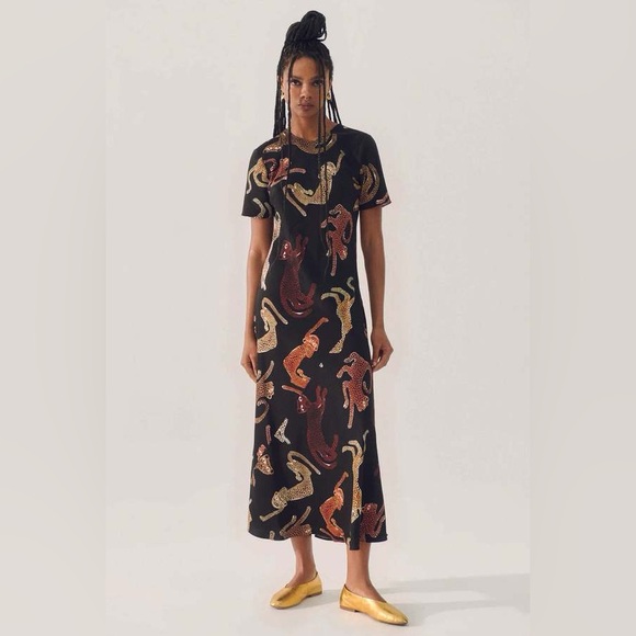 Silk Laundry Dresses & Skirts - Silk Laundry short sleeve bias dress - Jaguar print